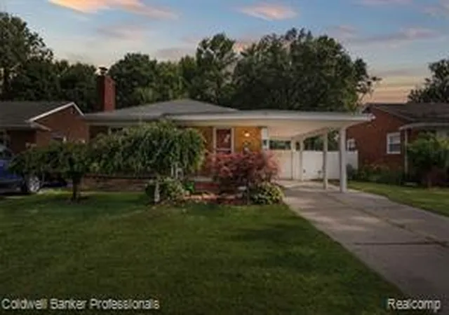 Homes for sale in Saint Clair Shores, MI | 22101 Mauer St, Saint Clair Shores, MI 48080 | MLS# 61009749