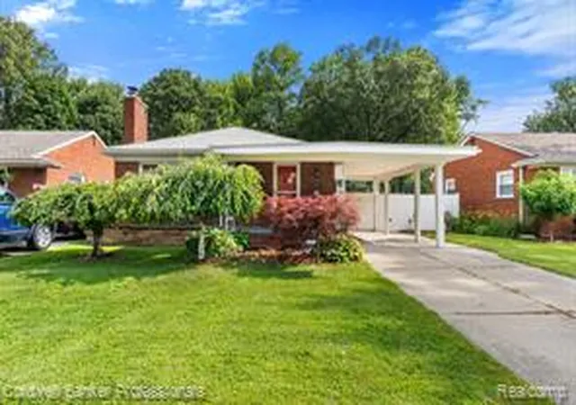 Homes for sale in Saint Clair Shores, MI | 22101 Mauer St, Saint Clair Shores, MI 48080 | MLS# 61009749