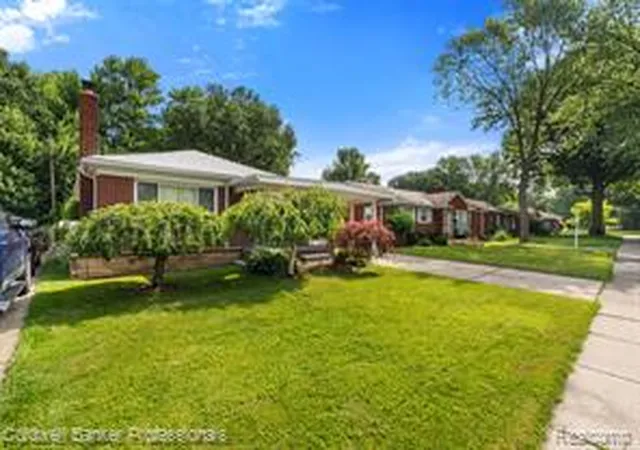 Homes for sale in Saint Clair Shores, MI | 22101 Mauer St, Saint Clair Shores, MI 48080 | MLS# 61009749