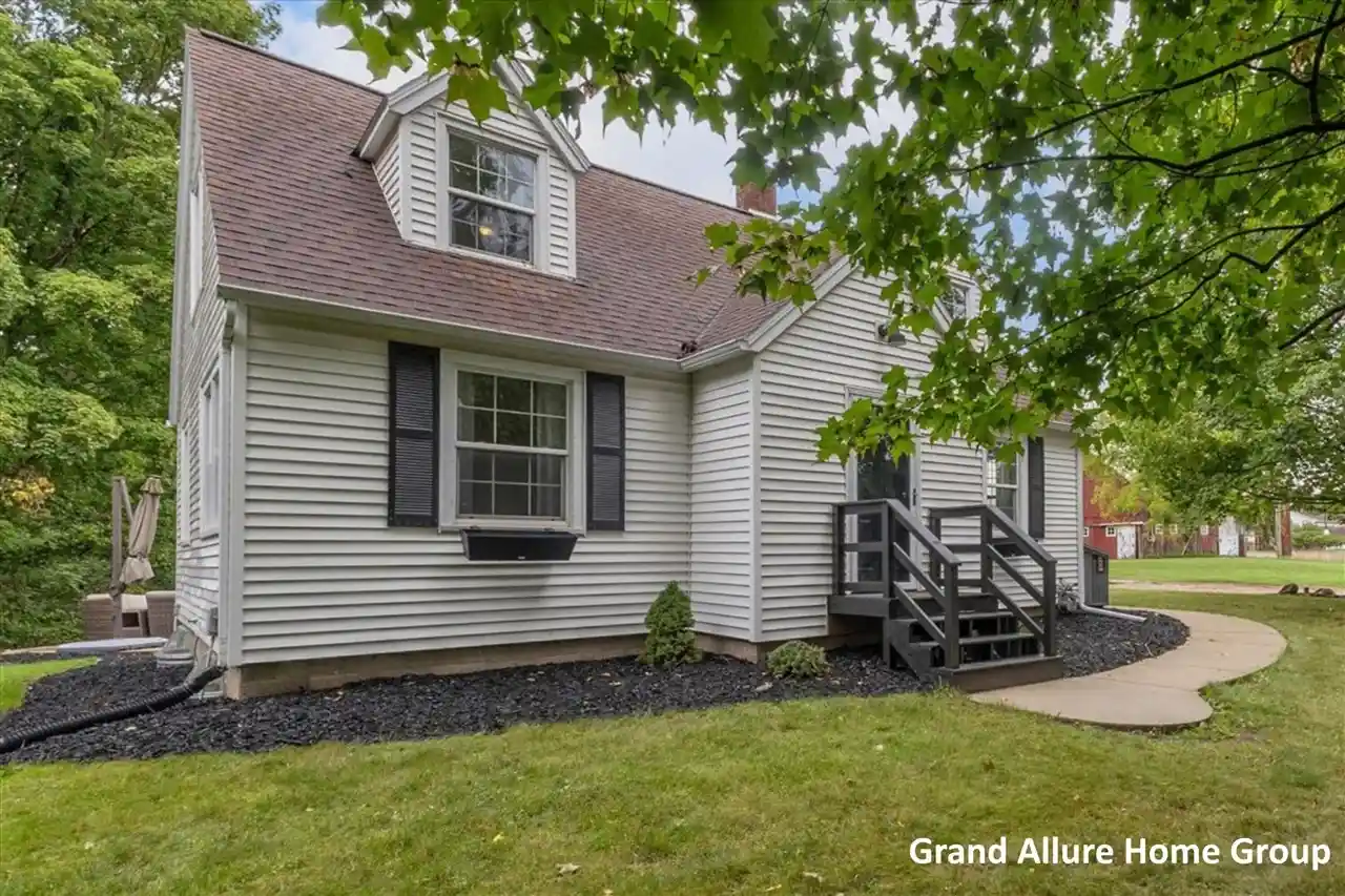 Photo 1 of Single family home for sale at 5119 18 Mile Rd, Cedar Springs, MI 49319 | MLS# 70557388 | Listing updated on 2026-10-28