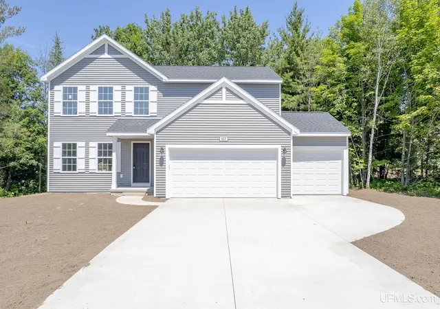 Photo 1 of Single family home for sale at 627 Oak Lawn Dr, Hancock, MI 49930 | MLS# 50220034 | Listing updated on 2026-08-27