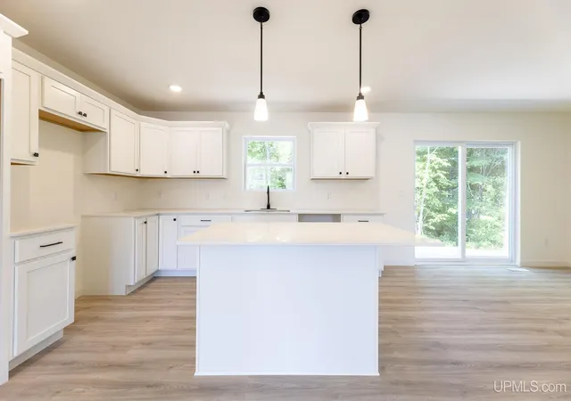 Photo 3 of Single family home for sale at 627 Oak Lawn Dr, Hancock, MI 49930 | MLS# 50220034 | Listing updated on 2026-08-27