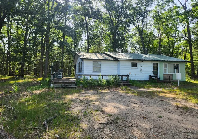 Homes for sale in Bitely, MI | 2318 W 14 Mile Rd, Bitely, MI 49309 | MLS# 70542908