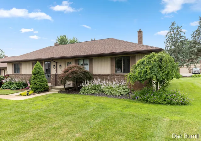 Homes for sale in Byron Center, MI | 8511 Elkwood Dr, Byron Center, MI 49315 | MLS# 70544816
