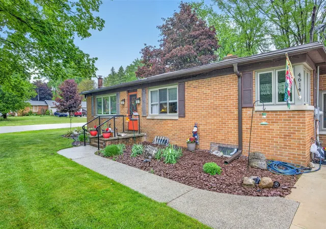 Photo 3 of Single family home for sale at 4614 Elm St, New Era, MI 49446 | MLS# 70534444 | Listing updated on 2026-09-01