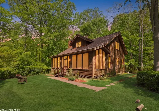 2nd image of 58 Lincoln Ave, South Haven, MI 49090 | MLS# 70534321