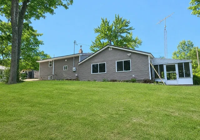 Homes for sale in Farwell, MI | 3119 W Maple Grove Rd, Farwell, MI 48622 | MLS# 70537023