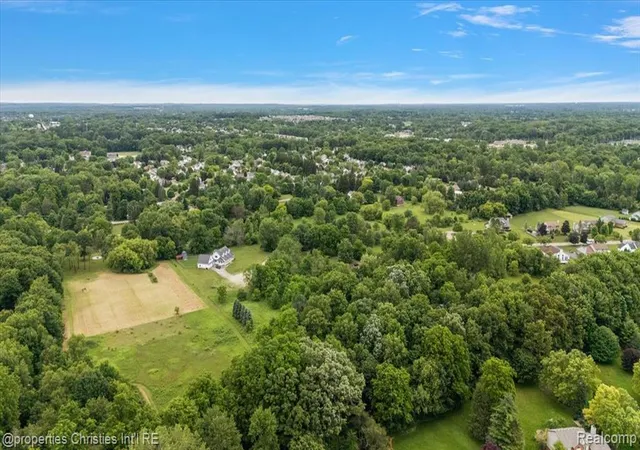 13th image of 22150 Donnas Dr St, South Lyon, MI 48178 | MLS# 61003832
