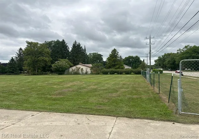 Homes for sale in Warren, MI | 27365 Ryan Rd, Warren, MI 48092 3061 | MLS# 60930336