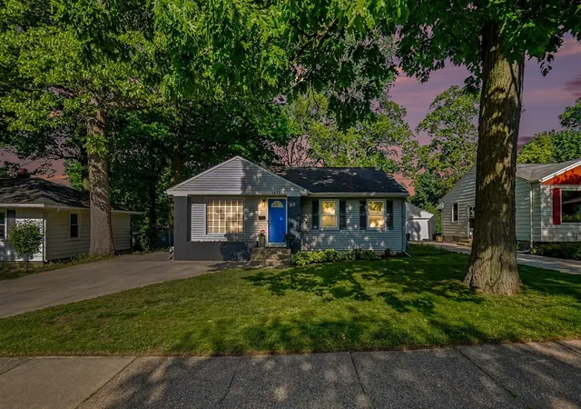 Homes for sale in Grand Rapids, MI | 1831 Diamond Ave, Grand Rapids, MI 49505 | MLS# 70535024