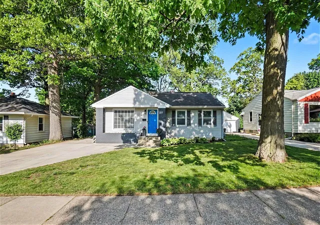 Homes for sale in Grand Rapids, MI | 1831 Diamond Ave, Grand Rapids, MI 49505 | MLS# 70535024