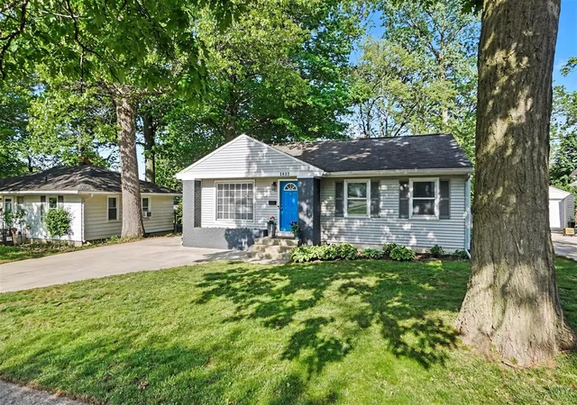 Homes for sale in Grand Rapids, MI | 1831 Diamond Ave, Grand Rapids, MI 49505 | MLS# 70535024