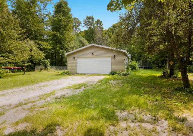 5th image of 2783 Lake Ann Rd, Interlochen, MI 49643 | MLS# 80072259