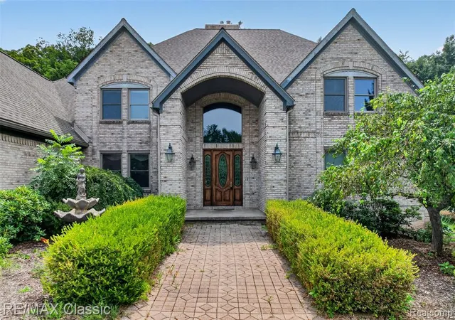 2nd image of 13340 Spencer Rd, Milford, MI 48380 | MLS# 61016993