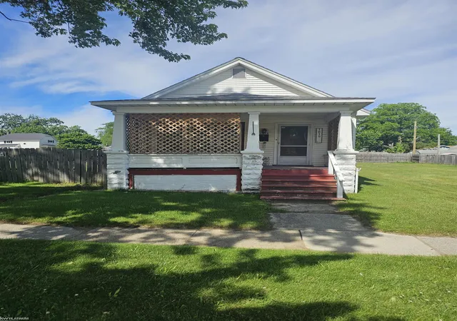 Homes for sale in Port Huron, MI | 1819 10th St, Port Huron, MI 48060 | MLS# 50211468