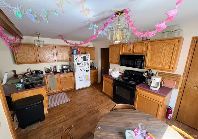 Photo 3 of Multi family home for sale at 2210 Longyear Ave, Marquette, MI 49855 | MLS# 50219485 | Listing updated on 2026-09-10