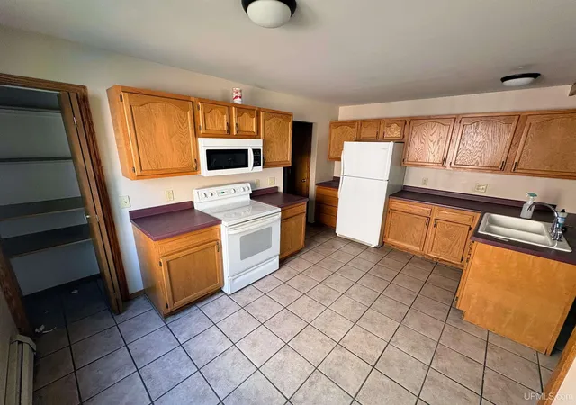 Photo 3 of House for sale at 2210 Longyear Ave, Marquette, MI 49855 | MLS# 50219485 | Listing updated on 2026-09-10