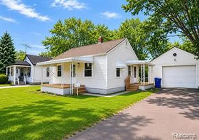 Homes for sale in Warren, MI | 24895 Marigold Ave, Warren, MI 48089 | MLS# 61009221