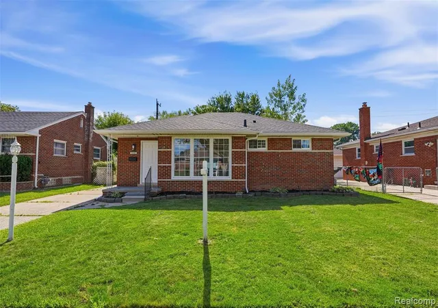 Homes for sale in Dearborn Heights, MI | 8585 Dixie Ln, Dearborn Heights, MI 48127 | MLS# 61005392