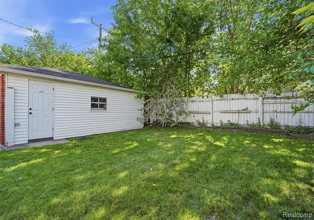 Homes for sale in Dearborn Heights, MI | 8585 Dixie Ln, Dearborn Heights, MI 48127 | MLS# 61005392