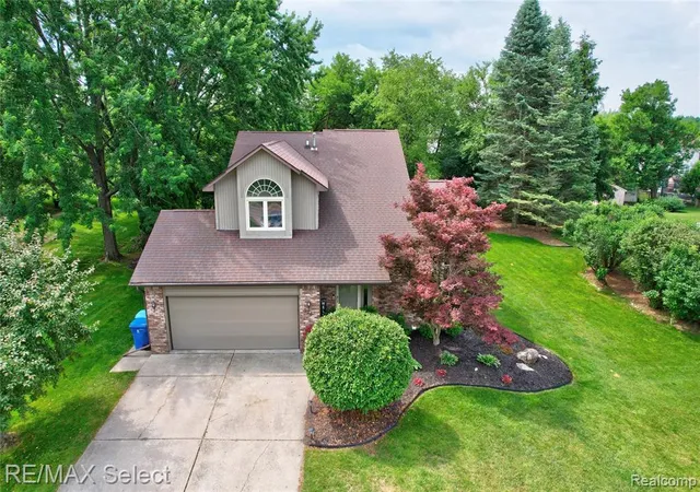 Photo 2 of Sale Pending at 220 E Rolston Rd, Linden, MI 48451 8404 | MLS# 61025471 | Listing updated on 2026-09-13