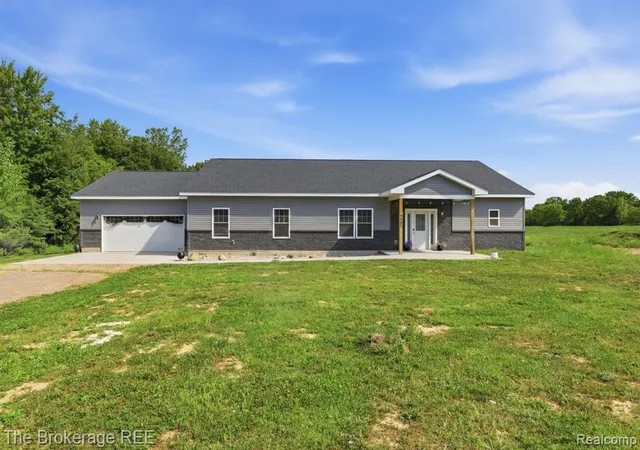 1st image of 9161 E Coldwater Rd, Davison, MI 48423 | MLS# 61022565