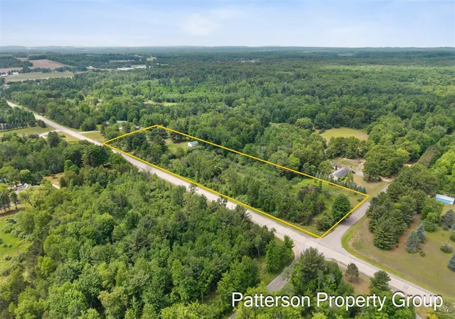 Photo 2 of Sale Pending at 7093 N Oceana Dr, Hart, MI 49420 | MLS# 70540465 | Listing updated on 2026-09-05