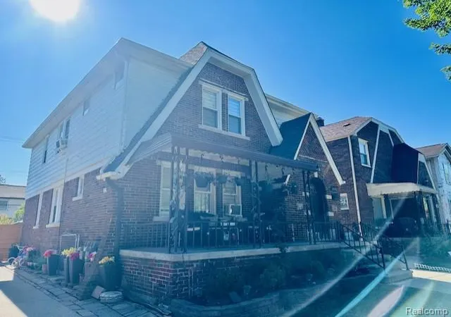 Photo 4 of Single family home for sale at 4592 Helen St, Dearborn, MI 48126 | MLS# 61020602 | Listing updated on 2026-08-13