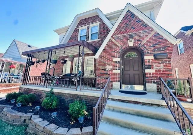 Photo 5 of Single family home for sale at 4592 Helen St, Dearborn, MI 48126 | MLS# 61020602 | Listing updated on 2026-08-13