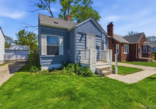 2nd image of 19725 Kingsville St, Harper Woods, MI 48225 | MLS# 60990384