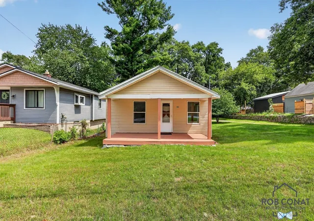 Photo 2 of Sale Pending at 1662 Bristol Ave, Grand Rapids, MI 49504 | MLS# 70553557 | Listing updated on 2026-09-24