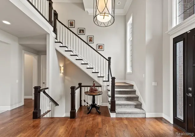 Photo 3 of Sale Pending at 602 Wellington Cir, Rochester Hills, MI 48309 1551 | MLS# 61010592 | Listing updated on 2026-10-06