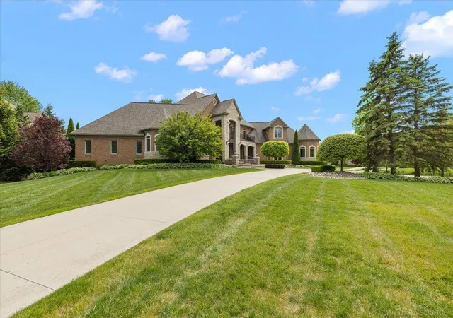 Homes for sale in Shelby Twp, MI | 54245 Queensborough Dr, Shelby Twp, MI 48315 | MLS# 50209172