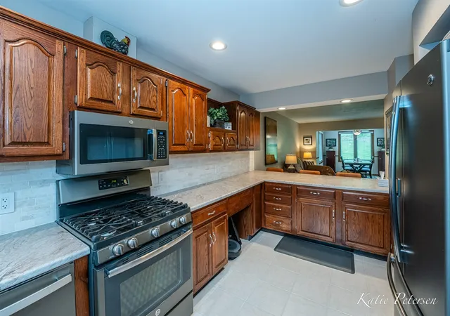 Listing Photo 5 - Condo for sale in building located at 4488 N Vly Dr, Grand Rapids, MI 49525-1372