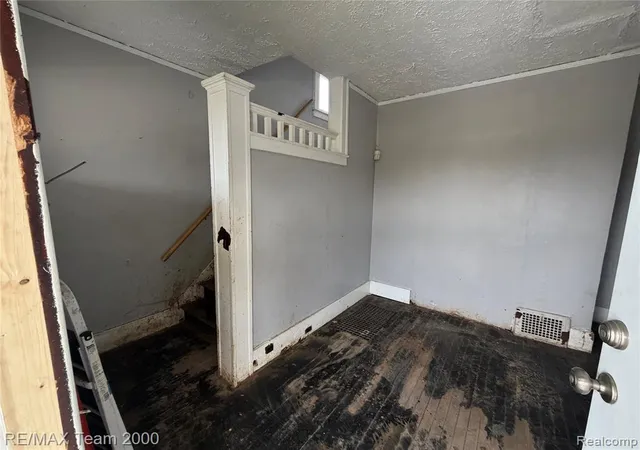 2nd image of 2301 Fullerton St, Detroit, MI 48238 | MLS# 60981110