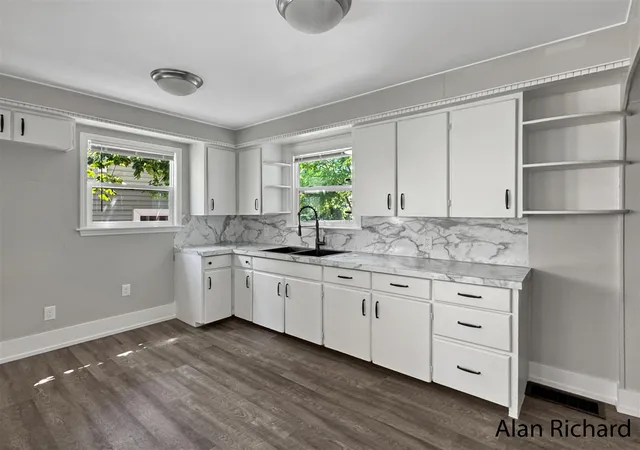 Photo 3 of Single family home for sale at 21 Gold Ave, Grand Rapids, MI 49504 | MLS# 70540929 | Listing updated on 2026-07-20