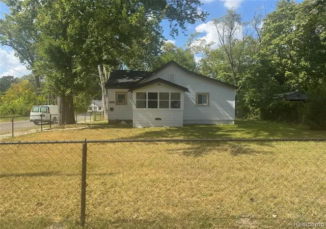 2nd image of 18103 Kentfield St, Detroit, MI 48219 | MLS# 60943901