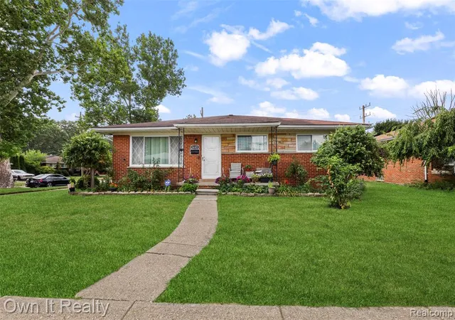 Photo 2 of Sale Pending at 26321 Midway St, Dearborn Heights, MI 48127 | MLS# 61020869 | Listing updated on 2026-08-16