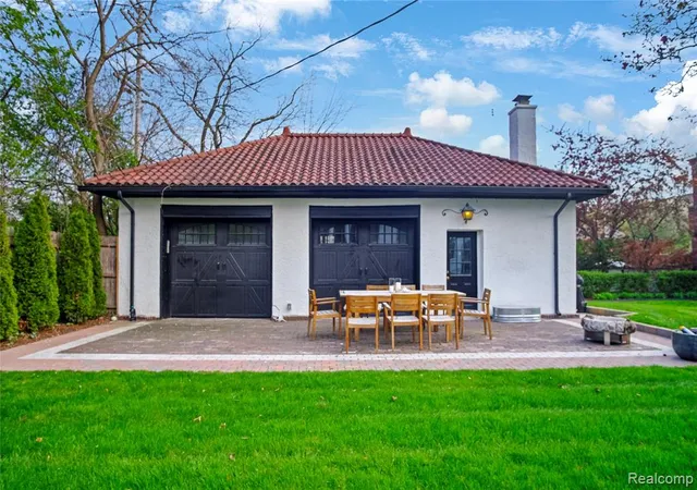 2nd image of 841 W Boston Blvd, Detroit, MI 48202 | MLS# 60988854