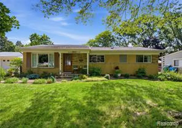 Homes for sale in Commerce Township, MI | 4844 Whitlow Blvd, Commerce Township, MI 48382 | MLS# 61008416