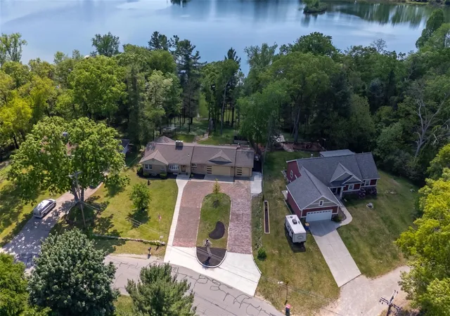 1st image of 3311 Dorais Dr, Grand Rapids, MI 49525 | MLS# 70535468