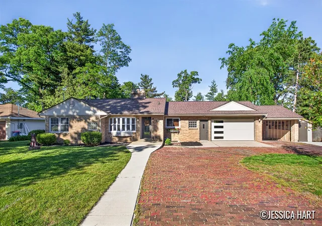 2nd image of 3311 Dorais Dr, Grand Rapids, MI 49525 | MLS# 70535468