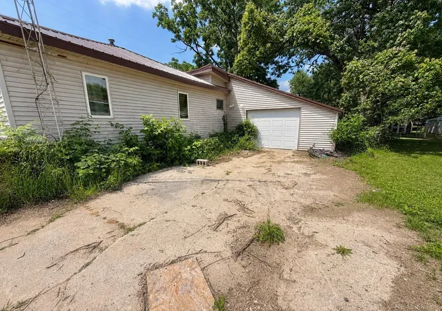 Homes for sale in Perrinton, MI | 304 W Elba St, Perrinton, MI 48871 | MLS# 50213772