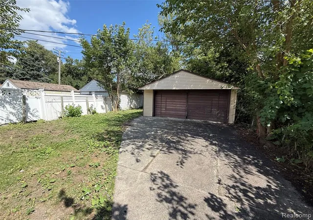 2nd image of 17650 Beland St, Detroit, MI 48234 3835 | MLS# 60937605