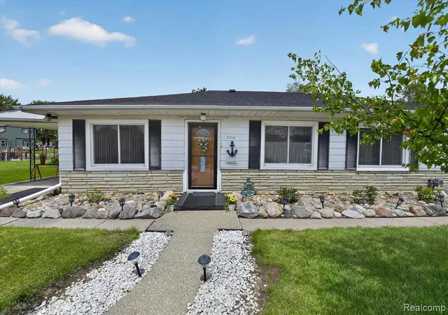 Homes for sale in Gibraltar, MI | 29886 Pointe Dr, Gibraltar, MI 48173 | MLS# 60996599