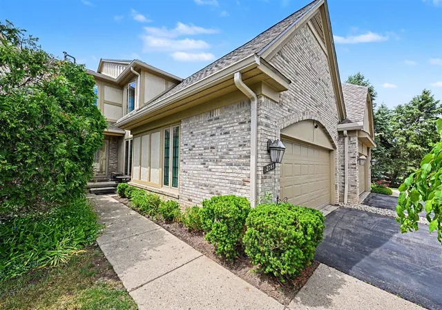 Photo 1 of Sale Pending at 2785 Maitland Dr, Ann Arbor, MI 48105 | MLS# 70539669 | Listing updated on 2026-09-17