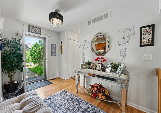 Listing Photo 4 - Condo for sale in building located at 2785 Maitland Dr, Ann Arbor, MI 48105