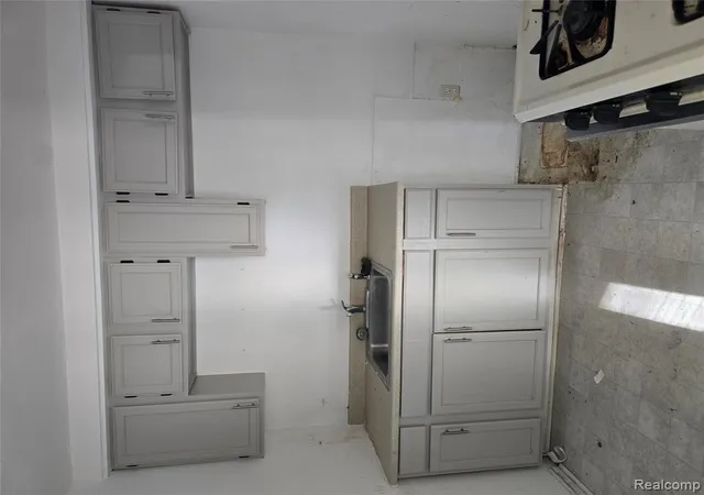 5th image of 8245 Brace St, Detroit, MI 48228 | MLS# 60992043