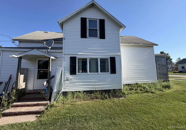 Photo 3 of Single family home for sale at 307 Iron St, Norway, MI 49870 | MLS# 50214998 | Listing updated on 2026-09-01