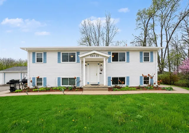 1st image of 46131 S Lakeshore Dr, Lawrence, MI 49064 | MLS# 70525870